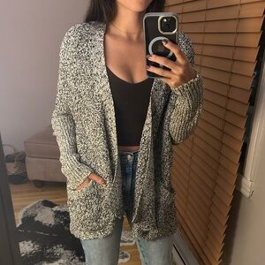 (LIKE NEW) Comfy Black and White Women's Cardigan